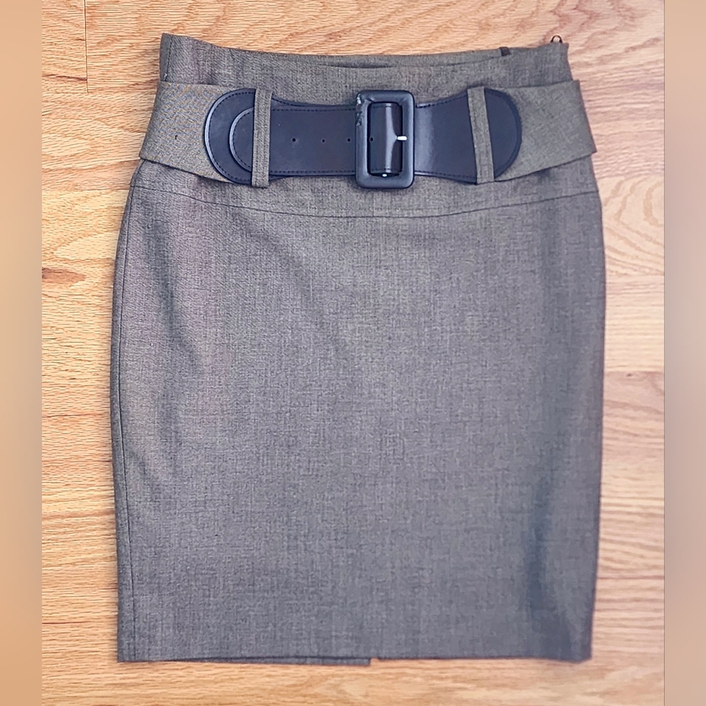 Brown pencil Skirt. Size S (4)